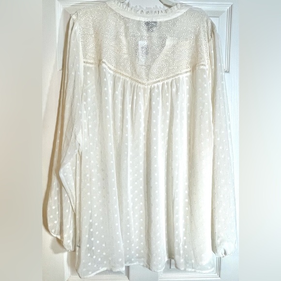 NWT Torrid Women's Plus Size Chiffon Clip Dot Eyelet Top, Size 5 - Picture 7 of 7